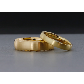 14kt. 4 mm vielsesring Colding design